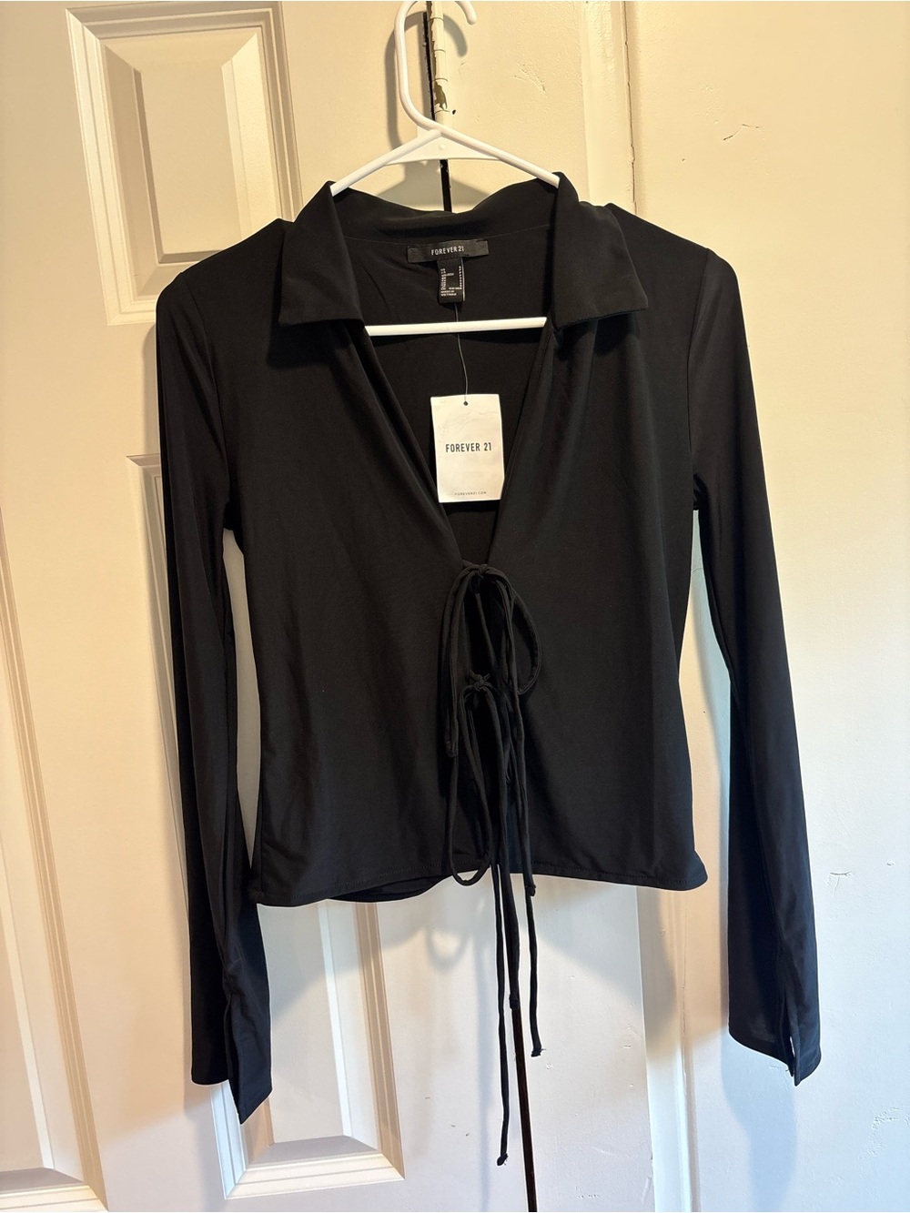 Forever 21 Black Long-Sleeve Tie-Front Button Down Top